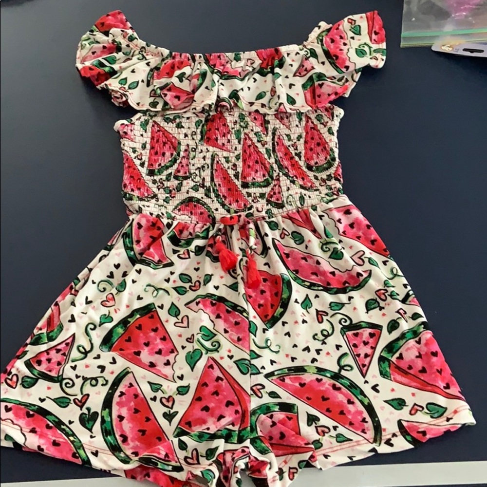 A romper that is in good condition